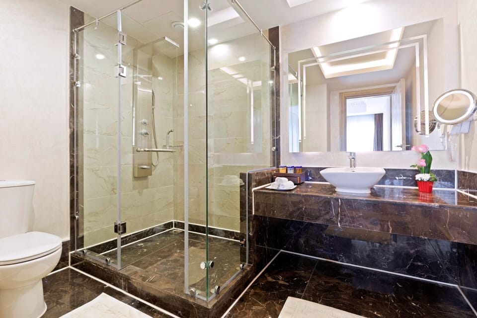 Villa - Beach Front | Bathroom | Free toiletries, hair dryer, bathrobes, slippers
