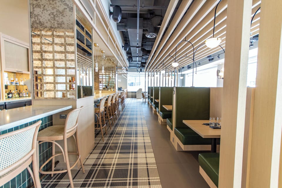 Breakfast, lunch, dinner served; Italian cuisine 