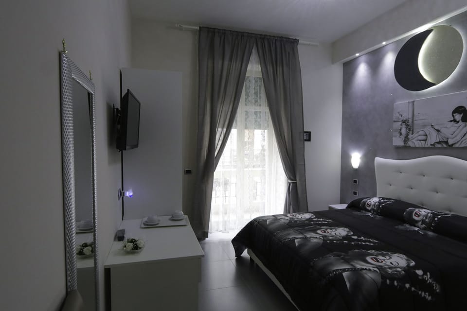Premium Double Room | 1 bedroom, hypo-allergenic bedding, down comforters, minibar