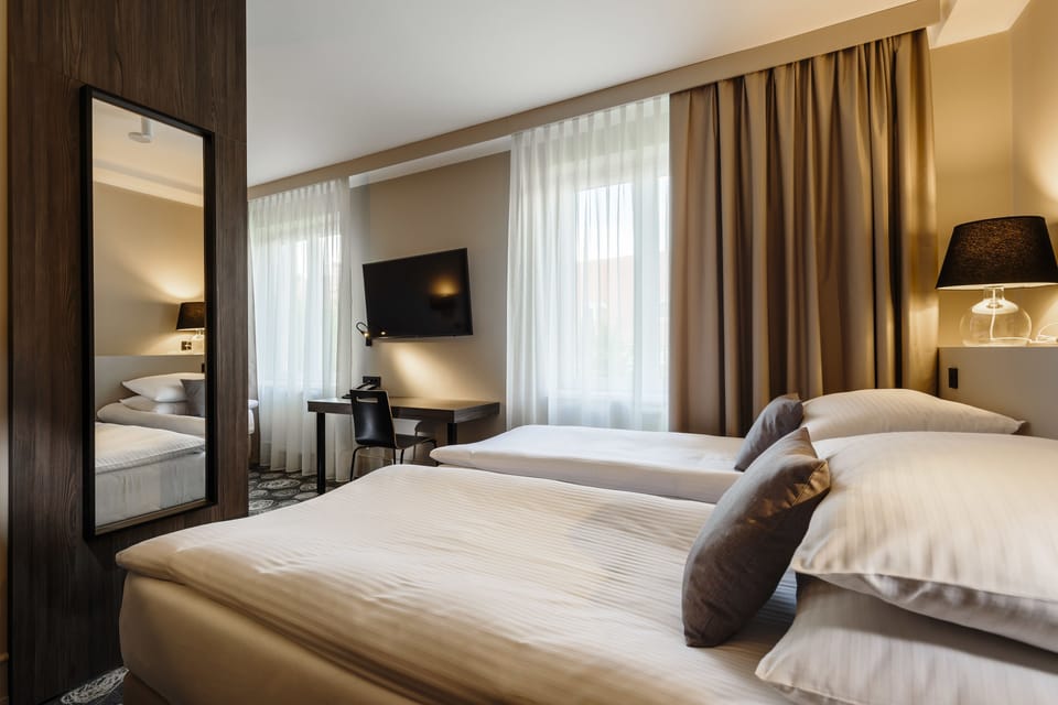 Superior Twin Room | Soundproofing, cribs/infant beds, free WiFi, bed sheets