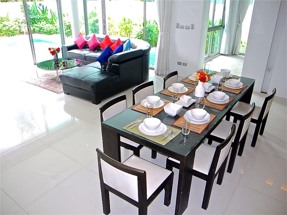 Villa, 3 Bedrooms, Private Pool | In-room dining