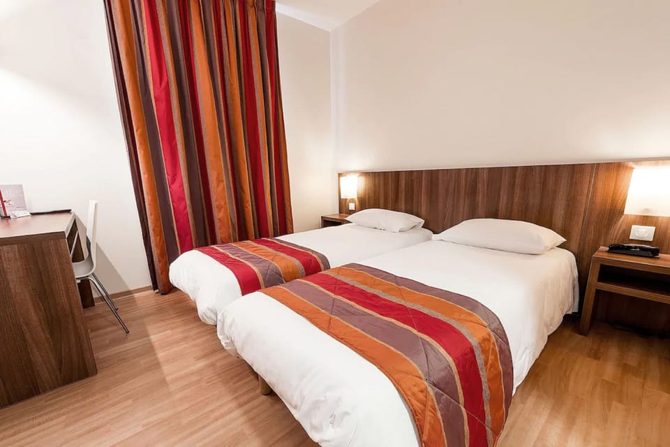 Twin Room | Desk, free WiFi, bed sheets