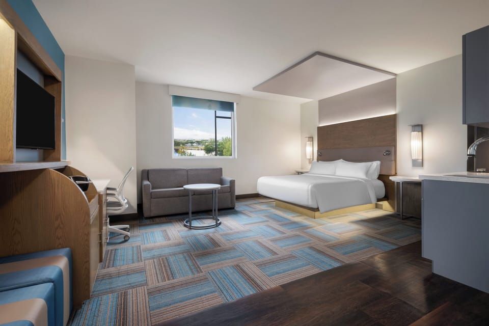 Pillowtop beds, in-room safe, desk, laptop workspace