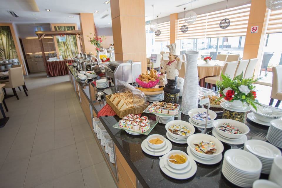Daily buffet breakfast for a fee