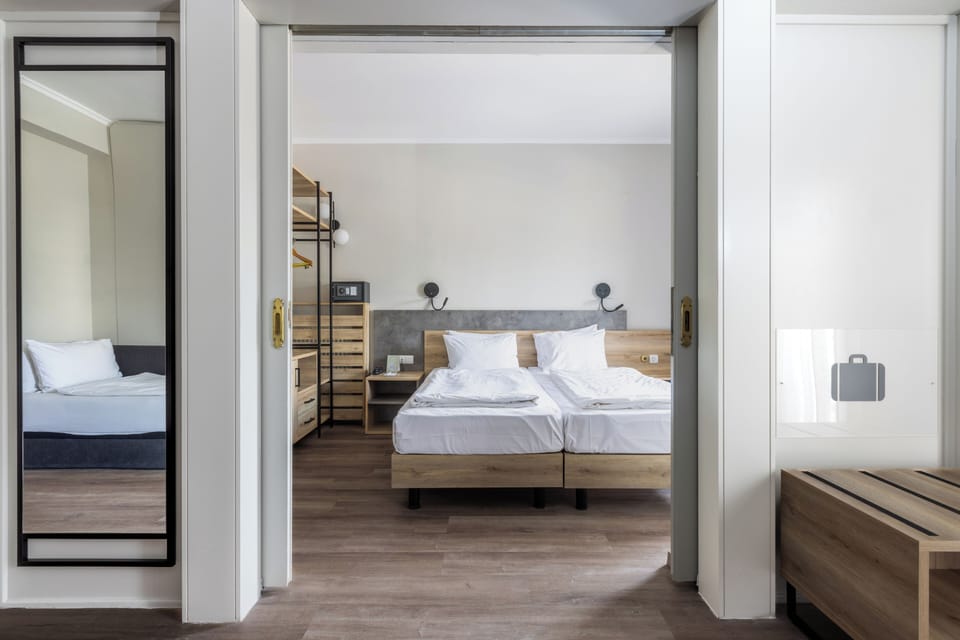 In-room safe, desk, soundproofing, free WiFi