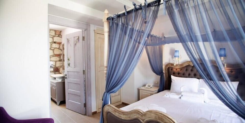 Superior Room | Minibar, in-room safe, desk, soundproofing