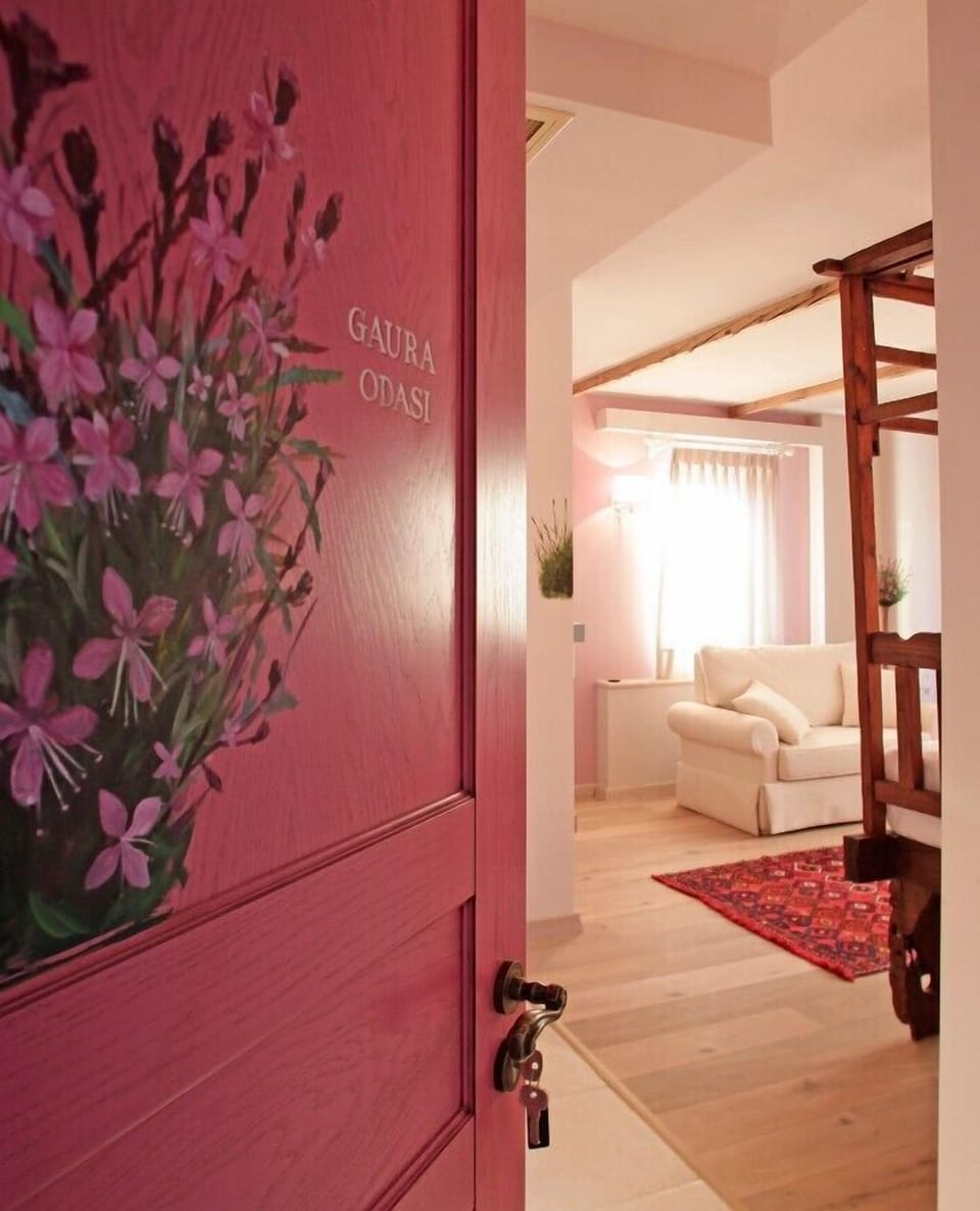 Suite | Minibar, in-room safe, desk, soundproofing