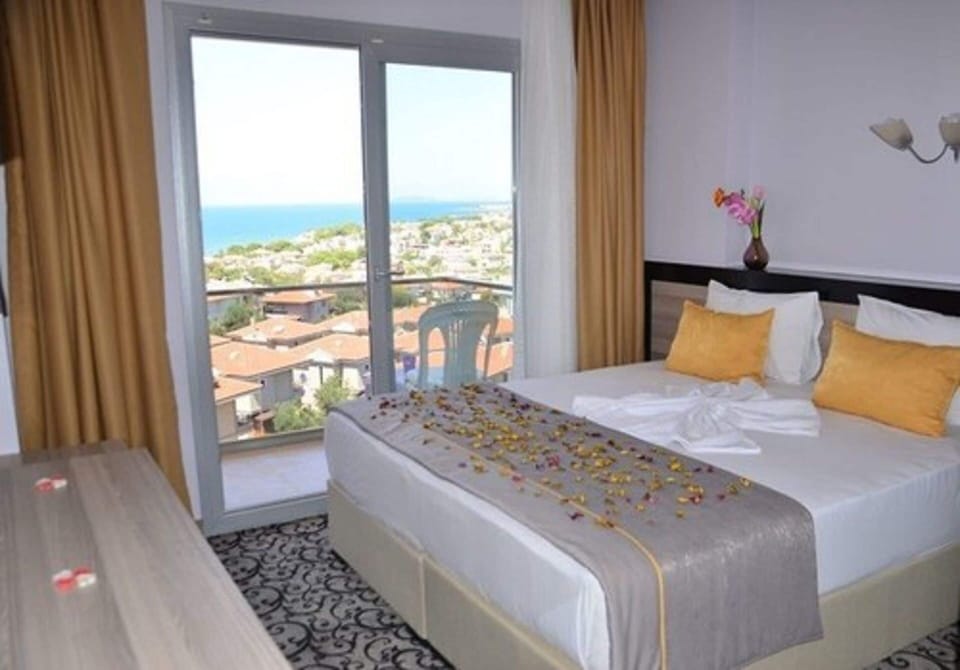 Standard Oda, Yandan Deniz veya Havuz Manzarali | View from room