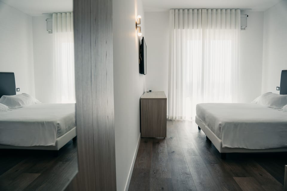 Classic Double Room, 1 Double Bed, Sea View | Down comforters, minibar, desk, free WiFi