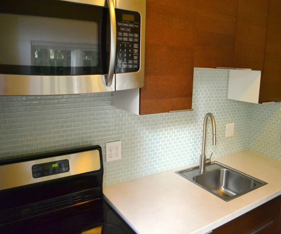 Comfort Apartment, 1 Queen Bed, Ensuite, Ground Floor | Private kitchenette | Fridge, freezer, ice maker