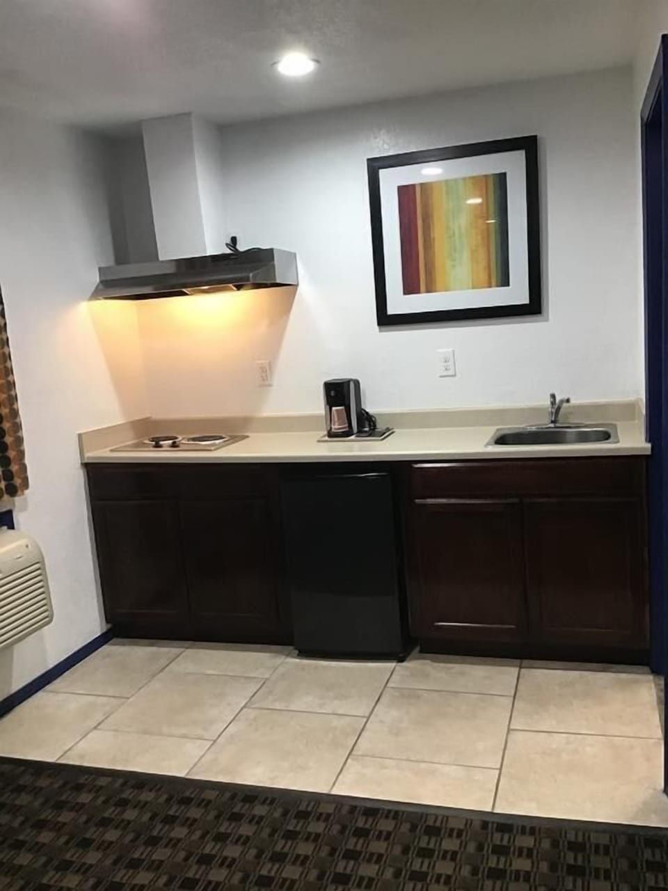 Family Suite, Multiple Beds, Non Smoking, Kitchenette | Private kitchenette | Fridge, microwave, coffee/tea maker