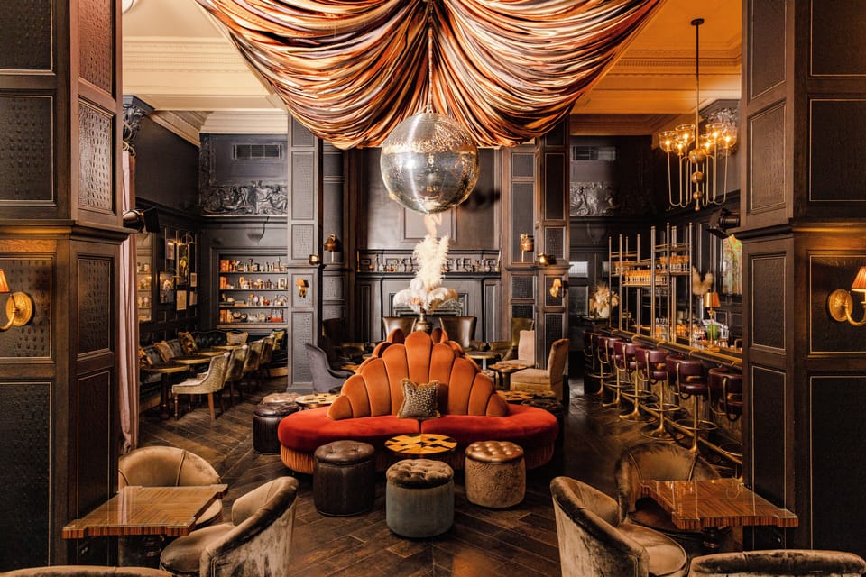 2 bars/lounges, cocktail bar