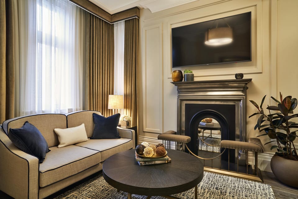 Suite, 1 Bedroom, Accessible, Park View (Roll-In Shower) | Premium bedding, minibar, in-room safe, soundproofing