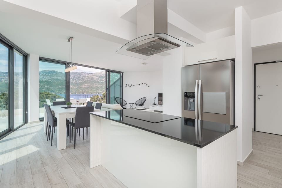 Deluxe Apartment, 3 Bedrooms, Sea View (Green Hill 5) | Private kitchen | Full-size fridge, microwave, oven, stovetop