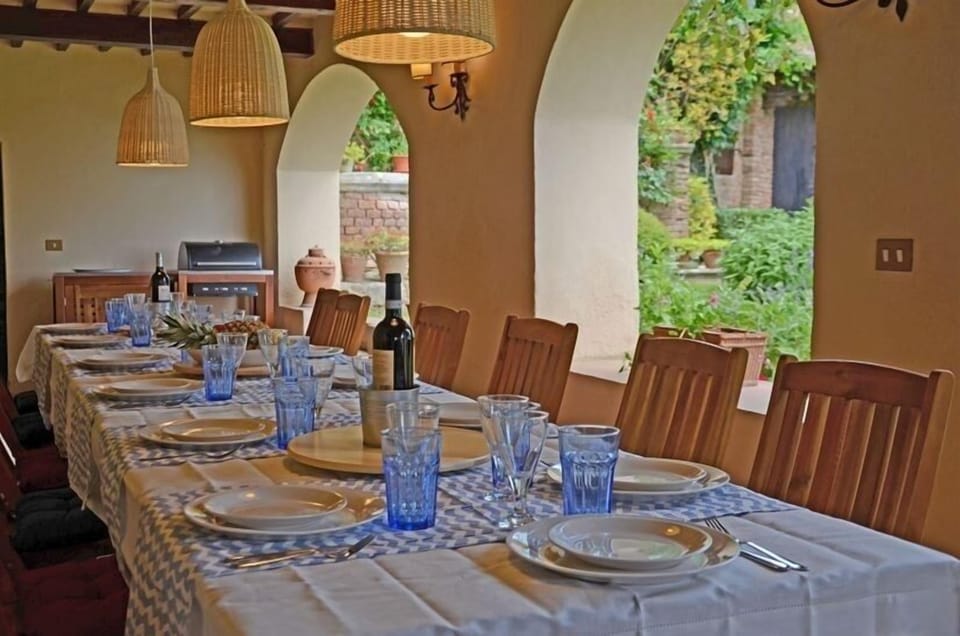 Villa | In-room dining