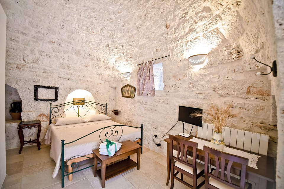 Double or Twin Room, Ensuite | Hypo-allergenic bedding, individually decorated, individually furnished