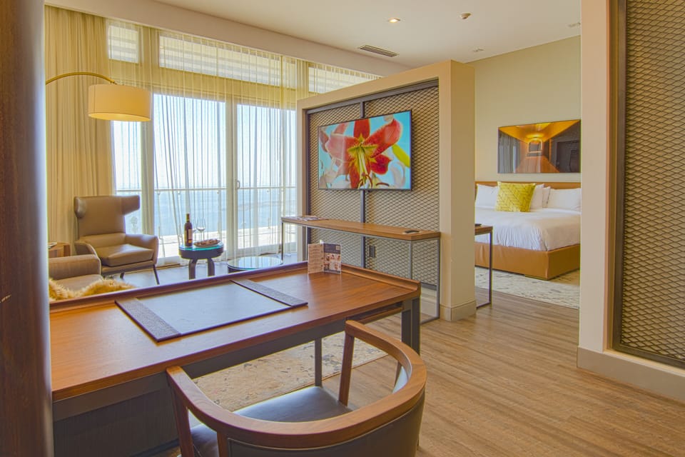 Luxury Loft, 1 King Bed, Ocean View | Egyptian cotton sheets, premium bedding, in-room safe, desk
