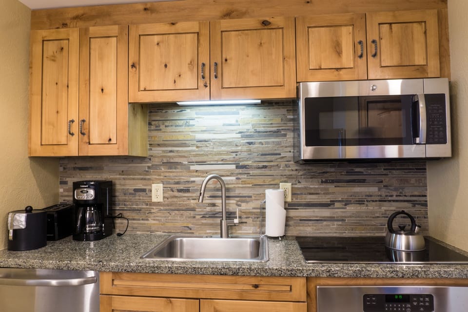 Studio | Private kitchen | Fridge, microwave, oven, dishwasher
