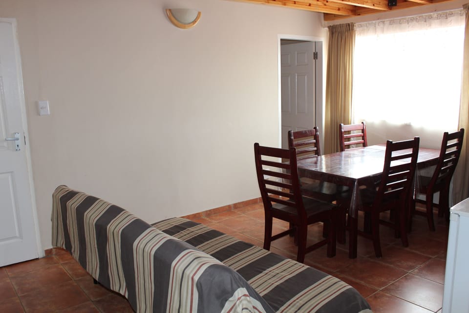 2 Bedroom Semi Self catering unit | Select Comfort beds, desk, laptop workspace, WiFi (free)