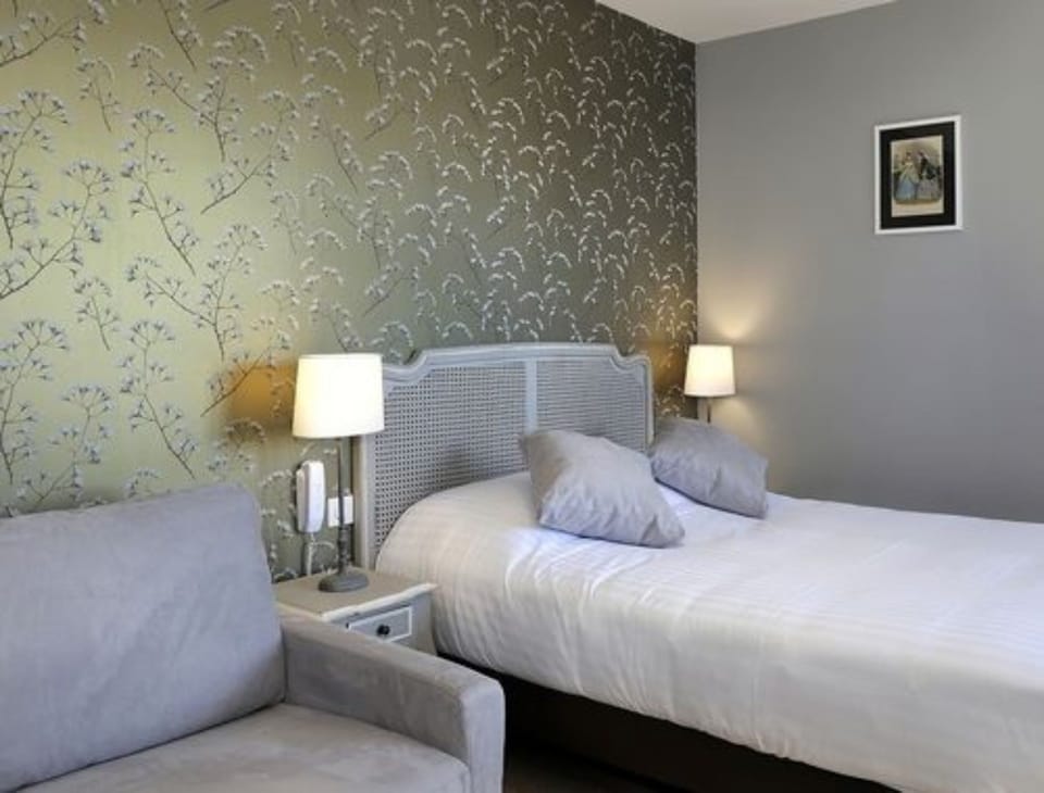 In-room safe, individually decorated, individually furnished, desk