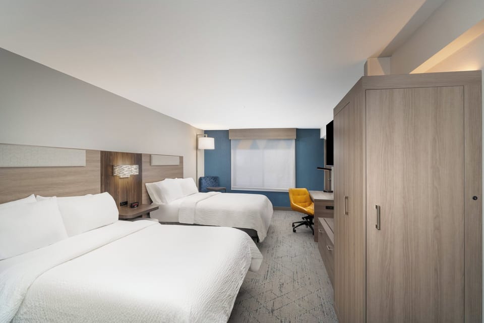 In-room safe, desk, iron/ironing board, free WiFi