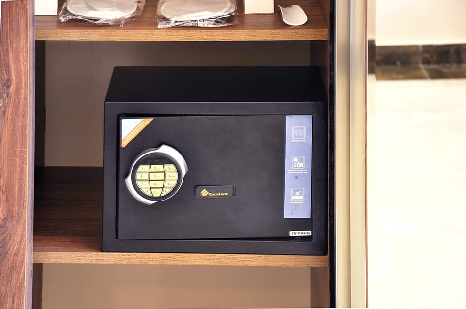 Luxury Room | Premium bedding, minibar, in-room safe, desk
