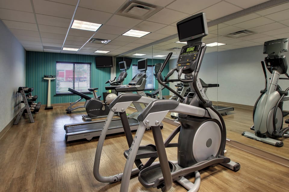 Holiday Inn Express & Suites Waukegan by IHG Hotel in Gurnee