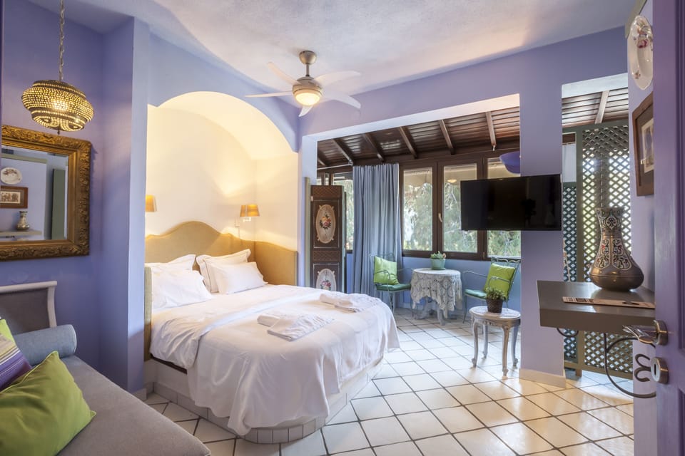Deluxe Studio | Blackout drapes, iron/ironing board, free cribs/infant beds, free WiFi