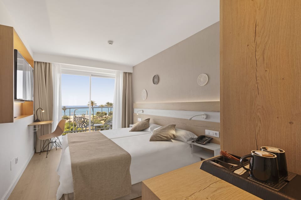 Double Room, Balcony, Sea View | In-room safe, desk, blackout drapes, iron/ironing board