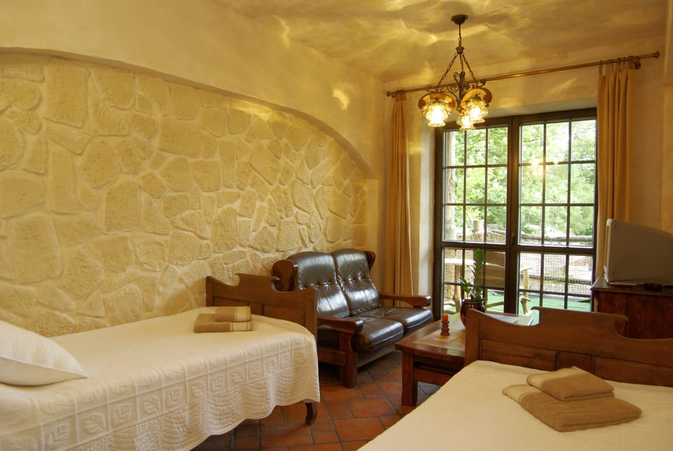 Double Room, Terrace | Iron/ironing board, free WiFi, bed sheets