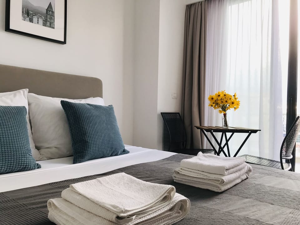 Standard Room, 1 Double Bed, Mountain View | Desk, soundproofing, iron/ironing board, free WiFi