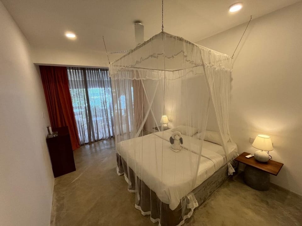 Superior Double Room, 1 King Bed, Ocean View, Ground Floor | Free cribs/infant beds, free WiFi