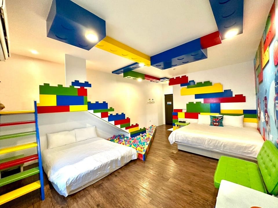 Family Suite | 1 bedroom, blackout drapes, soundproofing, free WiFi