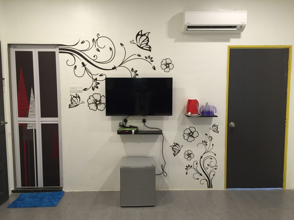 Family Room | Room amenity