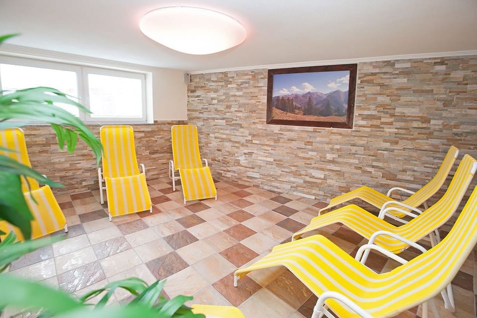 Sauna, steam room