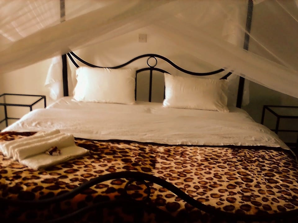 Double Room, Mountain View | In-room safe, free WiFi, bed sheets