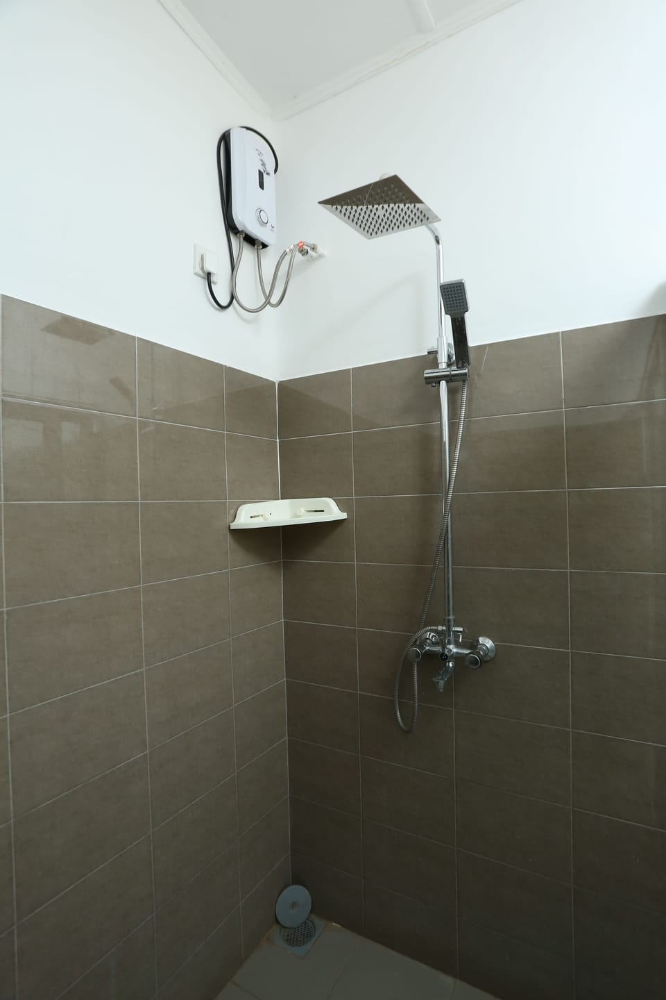 Double Room, 2 Twin Beds | Bathroom shower