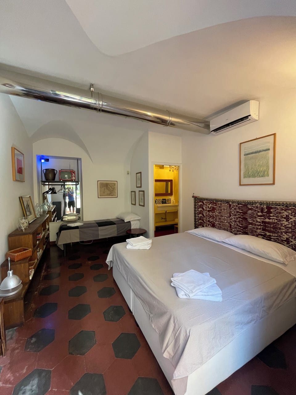 Triple Room | Iron/ironing board (on request), WiFi (free)