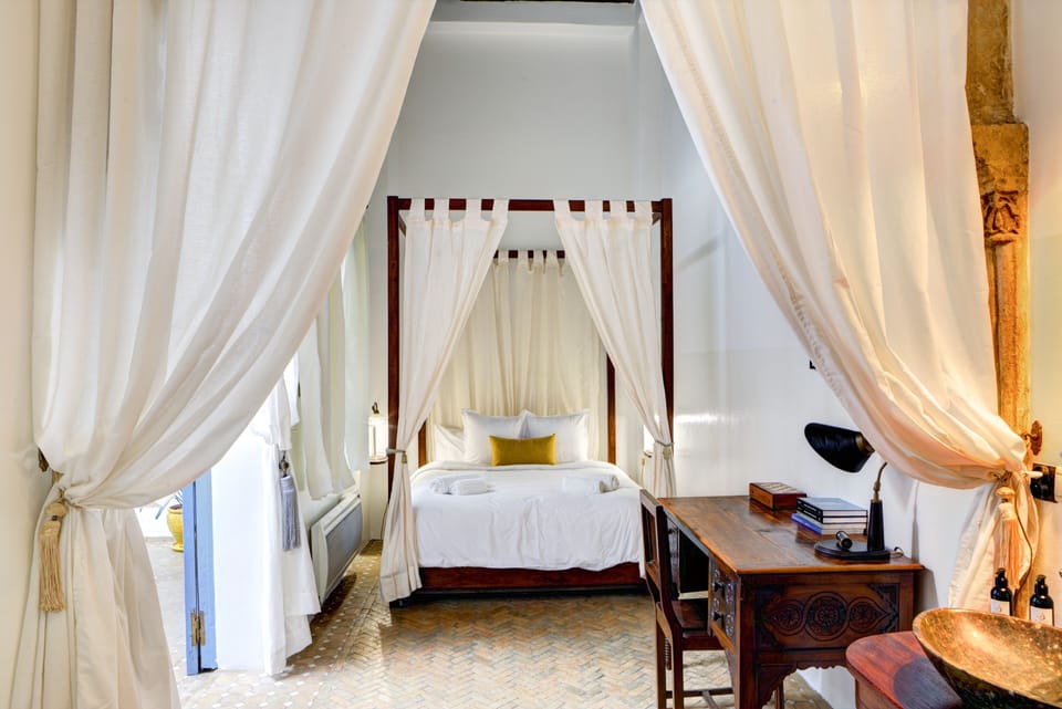 Double Room, Private Bathroom | Free cribs/infant beds, free WiFi, bed sheets