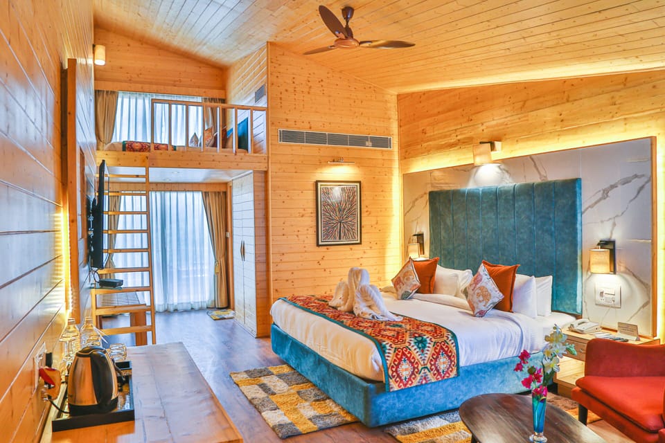 Luxury Sajjan Chalet with Private Pool - Hi Tea and Adventure access  | 1 bedroom, premium bedding, minibar, in-room safe