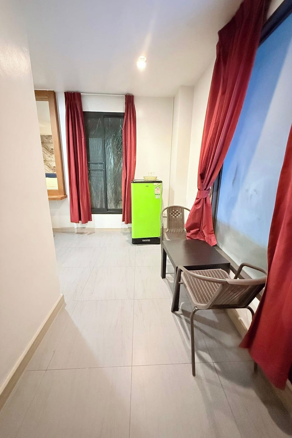 Deluxe Room | Desk, soundproofing, WiFi (free), bed sheets