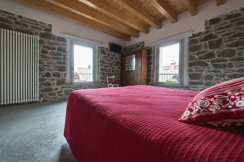 Classic Double or Twin Room | Free cribs/infant beds, free WiFi