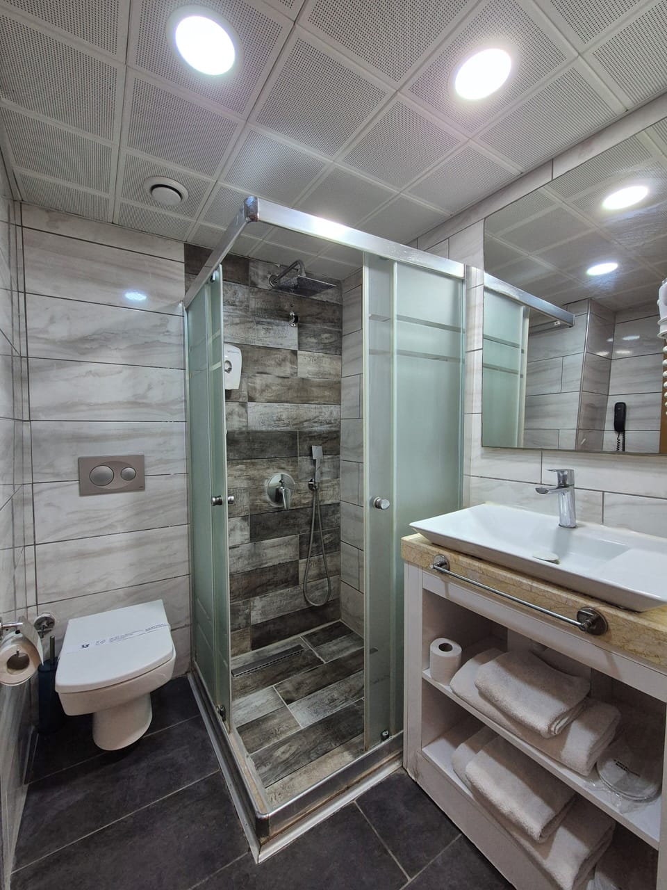 Shower, free toiletries, hair dryer, towels