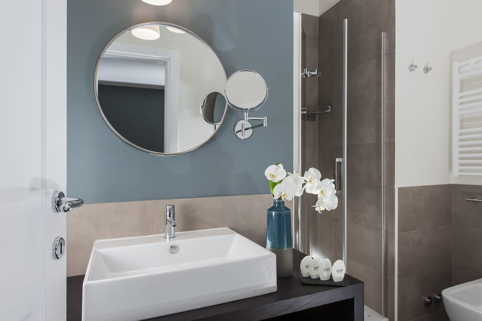 Standard Double Room | Bathroom | Shower, free toiletries, hair dryer, slippers