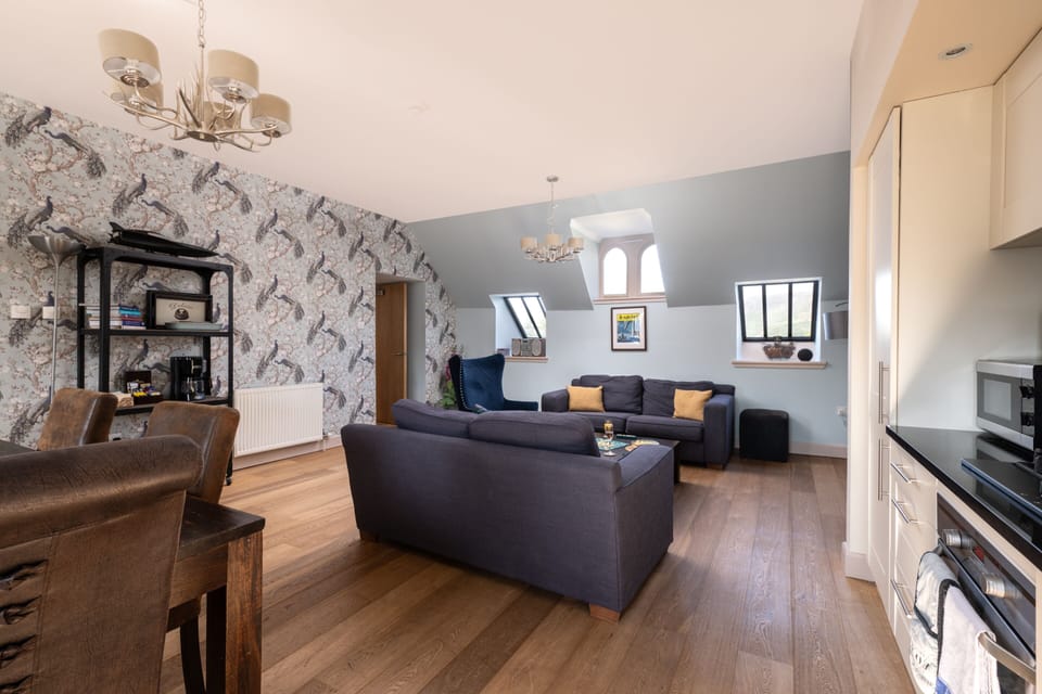 Apartment, Private Bathroom (MO16) | Lounge