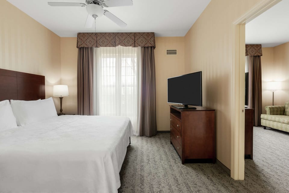 In-room safe, iron/ironing board, free WiFi, bed sheets
