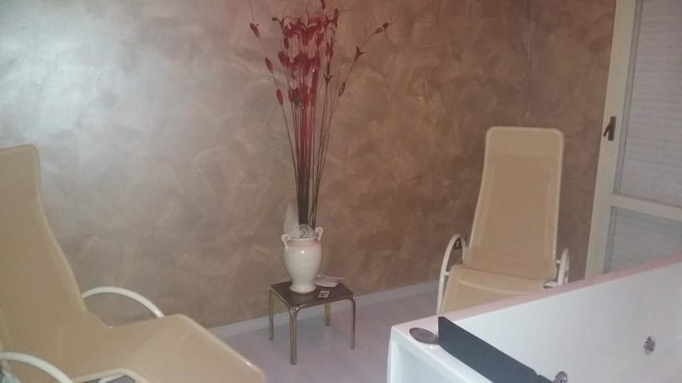 Sauna, hot tub, body treatments, body scrubs, massages