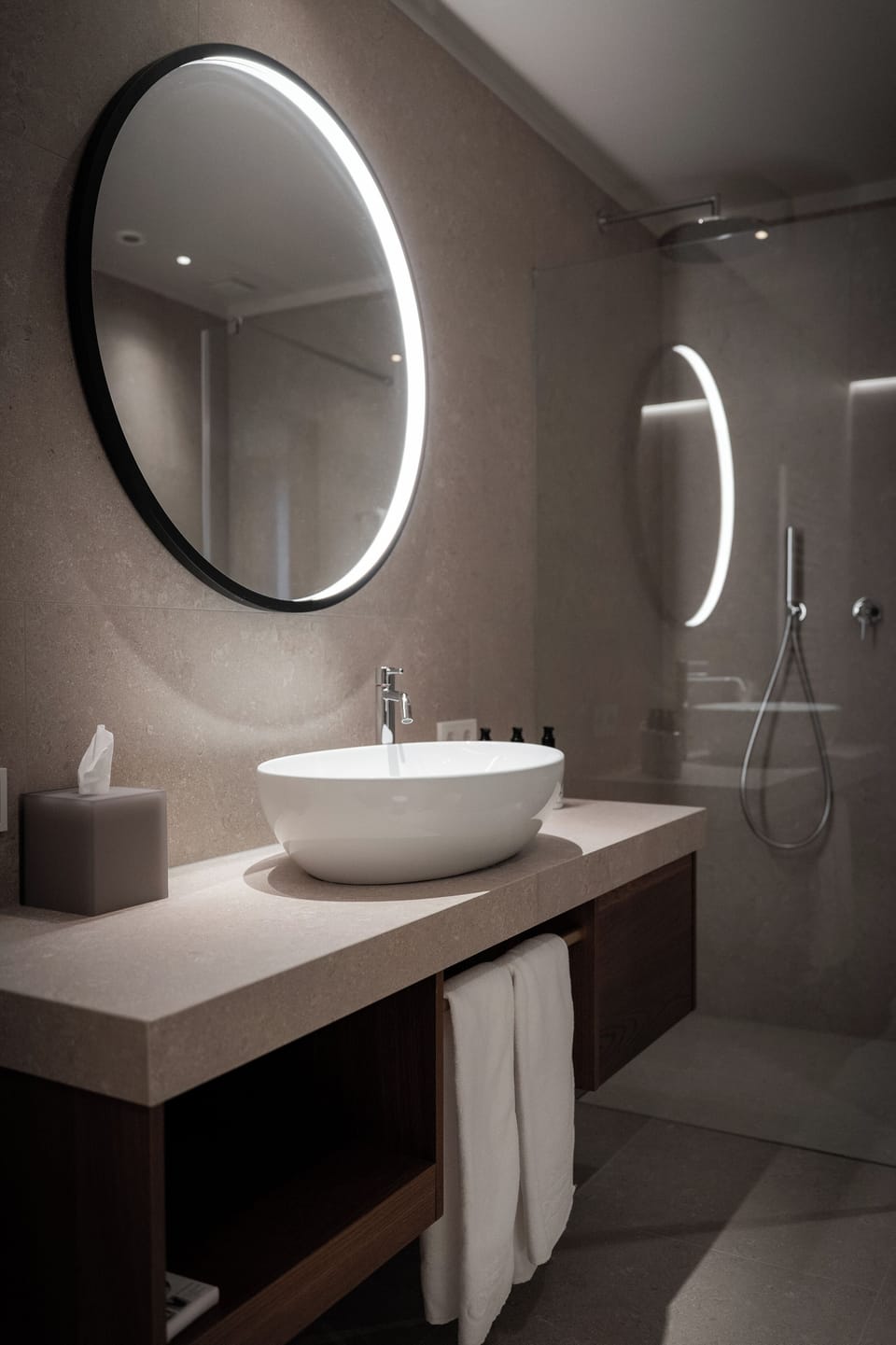 Rainfall showerhead, free toiletries, hair dryer, slippers