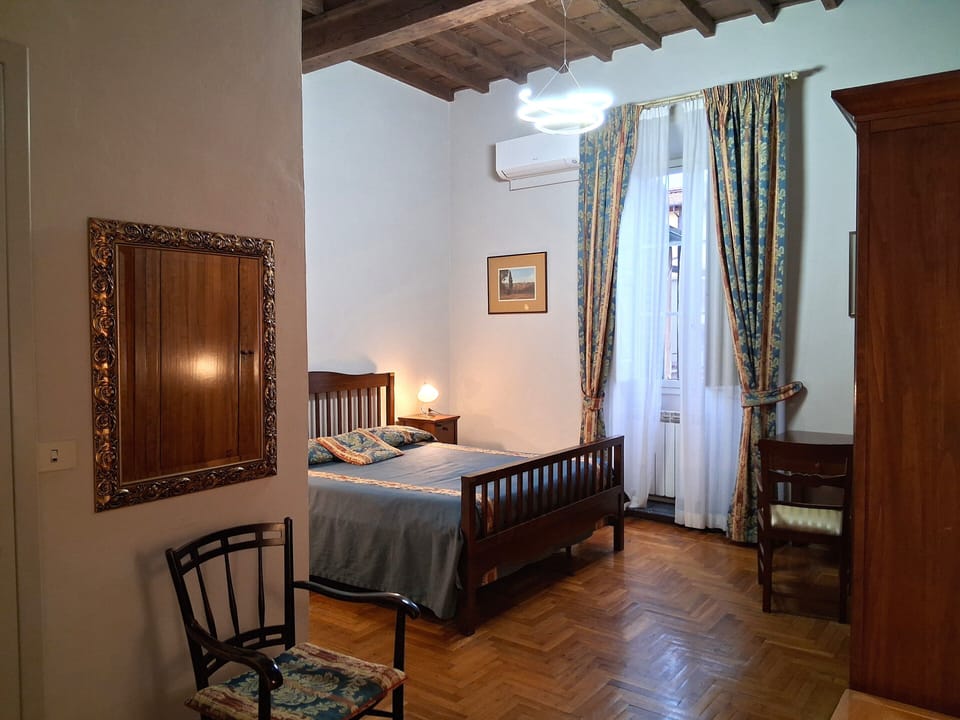 Classic Double Room, 1 Bedroom, Private Bathroom | Desk, laptop workspace, blackout drapes, free WiFi