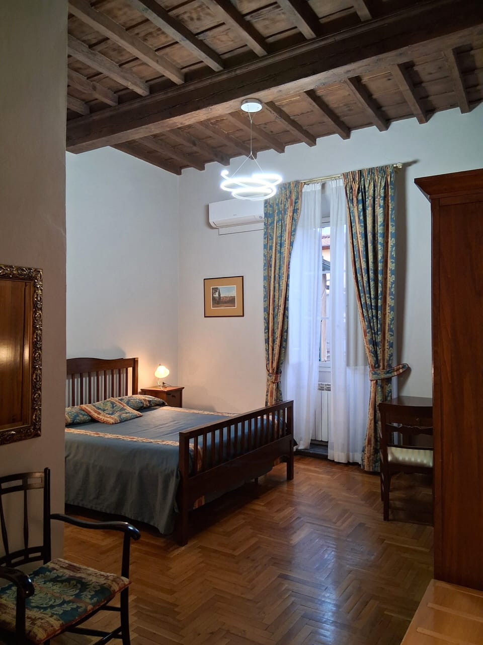 Classic Double Room, 1 Bedroom, Private Bathroom | Desk, laptop workspace, blackout drapes, free WiFi